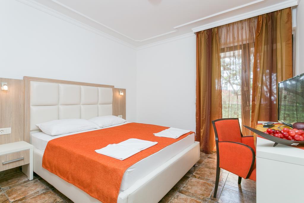 Milan'S Apartments สเวติ สเตฟาน ภายนอก รูปภาพ
